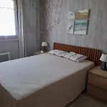 Ferienhaus Maison T3 Avec Cour, A Deux Pas Du Port De L'aiguillon, Proche Commodites Et - - Fr-1-319-126 *